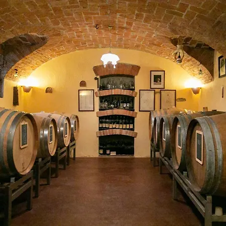 Ca Trifolera Barbaresco: Romantic Wine Estate In Langhe Guest house *