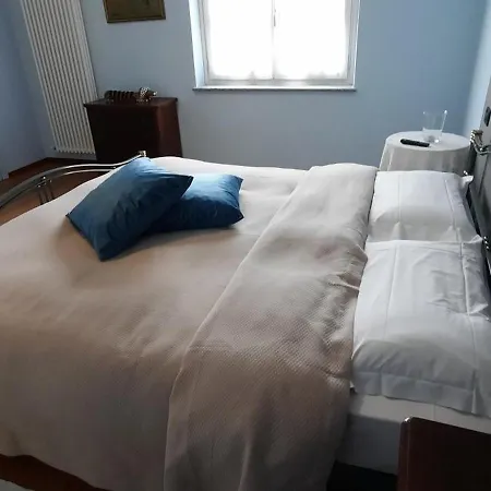 Ca Trifolera - Doppia Con Bagno - In Romantico Cascinale Nei Vigneti Con Cantina