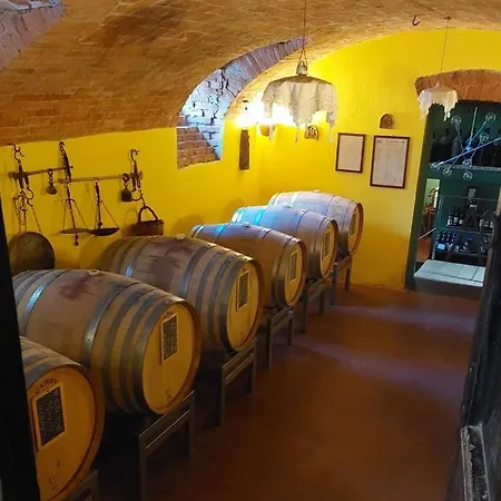 Ca Trifolera Barbaresco: Romantic Wine Estate In Langhe Guest house *