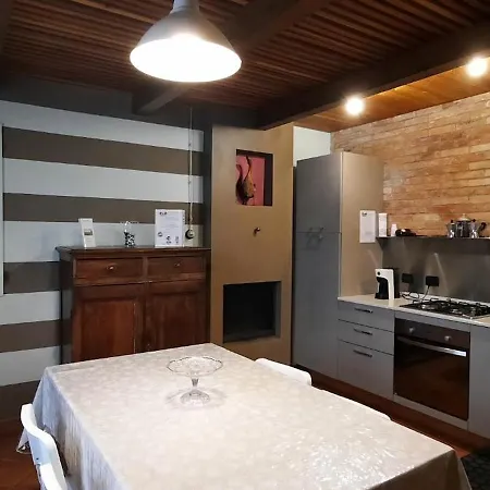 Ca Trifolera - Doppia Con Bagno - In Romantico Cascinale Nei Vigneti Con Cantina