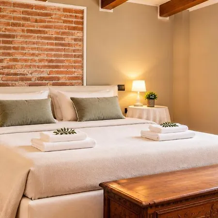 Ca Trifolera - Doppia Con Bagno - In Romantico Cascinale Nei Vigneti Con Cantina