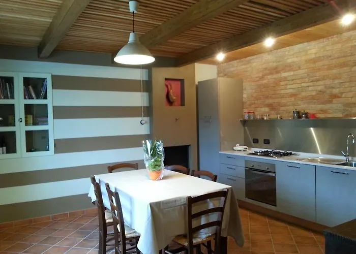 Ca Trifolera Barbaresco - Camera Doppia Con Bagno - In Romantico Cascinale Nei Vigneti Con Cantina Gasthof
