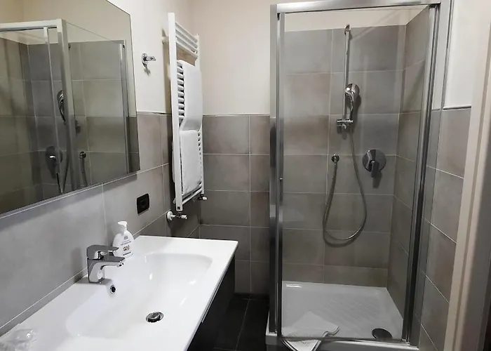 Gasthof Ca Trifolera Barbaresco - Camera Doppia Con Bagno - In Romantico Cascinale Nei Vigneti Con Cantina