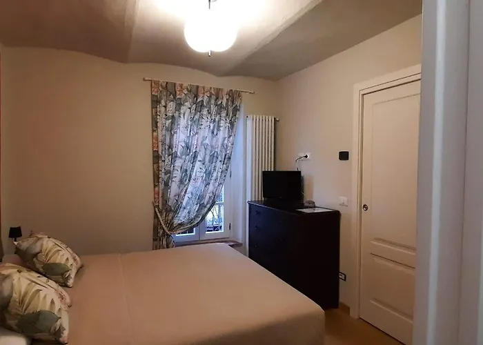 Ca Trifolera - Doppia Con Bagno - In Romantico Cascinale Nei Vigneti Con Cantina