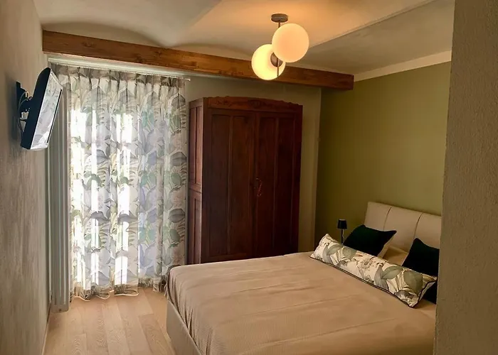 Ca Trifolera Barbaresco - Camera Doppia Con Bagno - In Romantico Cascinale Nei Vigneti Con Cantina Gasthof 4*