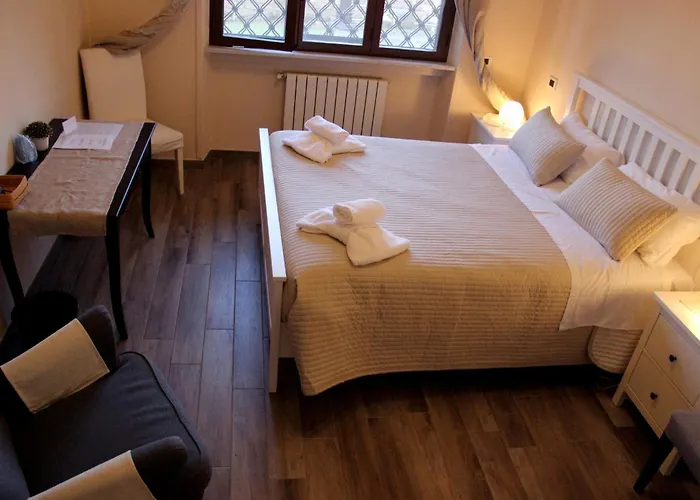 Ca Trifolera - Doppia Con Bagno - In Romantico Cascinale Nei Vigneti Con Cantina