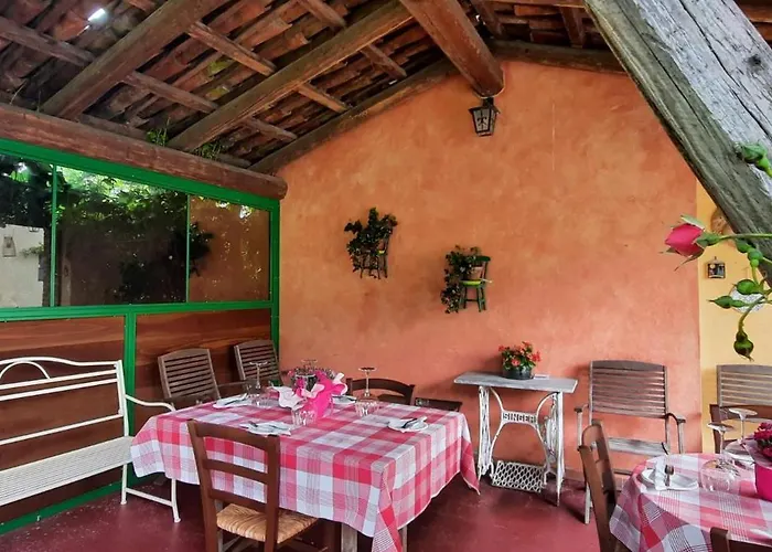 Ca Trifolera Barbaresco - Camera Doppia Con Bagno - In Romantico Cascinale Nei Vigneti Con Cantina