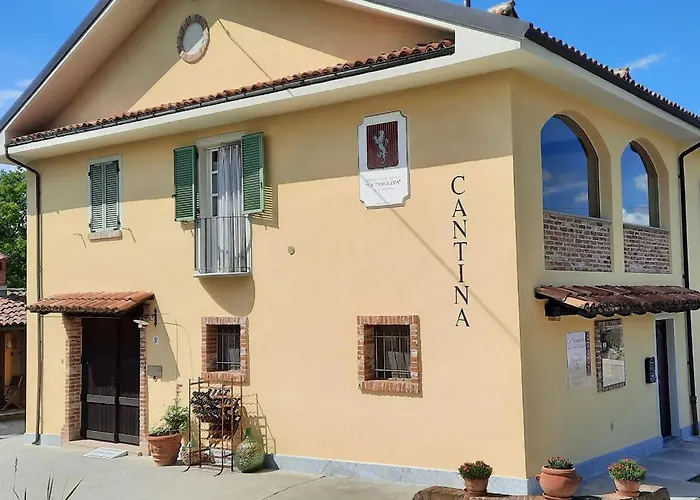 Gasthof Ca Trifolera Barbaresco - Camera Doppia Con Bagno - In Romantico Cascinale Nei Vigneti Con Cantina