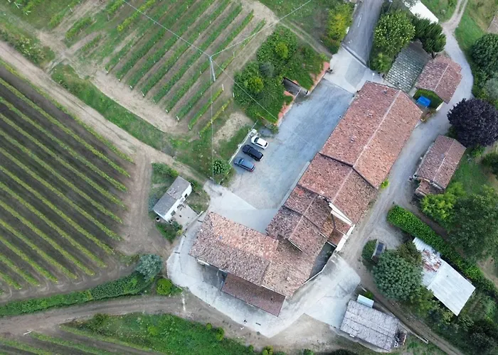 Gasthof Ca Trifolera Barbaresco - Camera Doppia Con Bagno - In Romantico Cascinale Nei Vigneti Con Cantina Barbaresco
