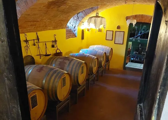 Ca Trifolera Barbaresco - Camera Doppia Con Bagno - In Romantico Cascinale Nei Vigneti Con Cantina Gasthof 4*