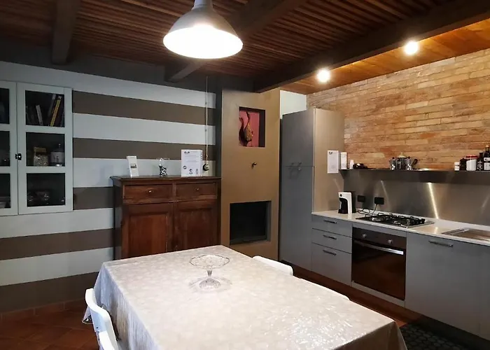 Ca Trifolera - Doppia Con Bagno - In Romantico Cascinale Nei Vigneti Con Cantina