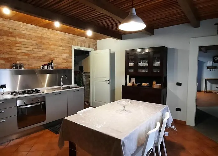 Gasthof Ca Trifolera Barbaresco - Camera Doppia Con Bagno - In Romantico Cascinale Nei Vigneti Con Cantina Barbaresco