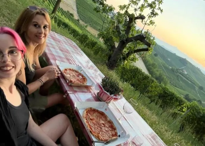 Ca Trifolera Barbaresco - Camera Doppia Con Bagno - In Romantico Cascinale Nei Vigneti Con Cantina Gasthof Barbaresco